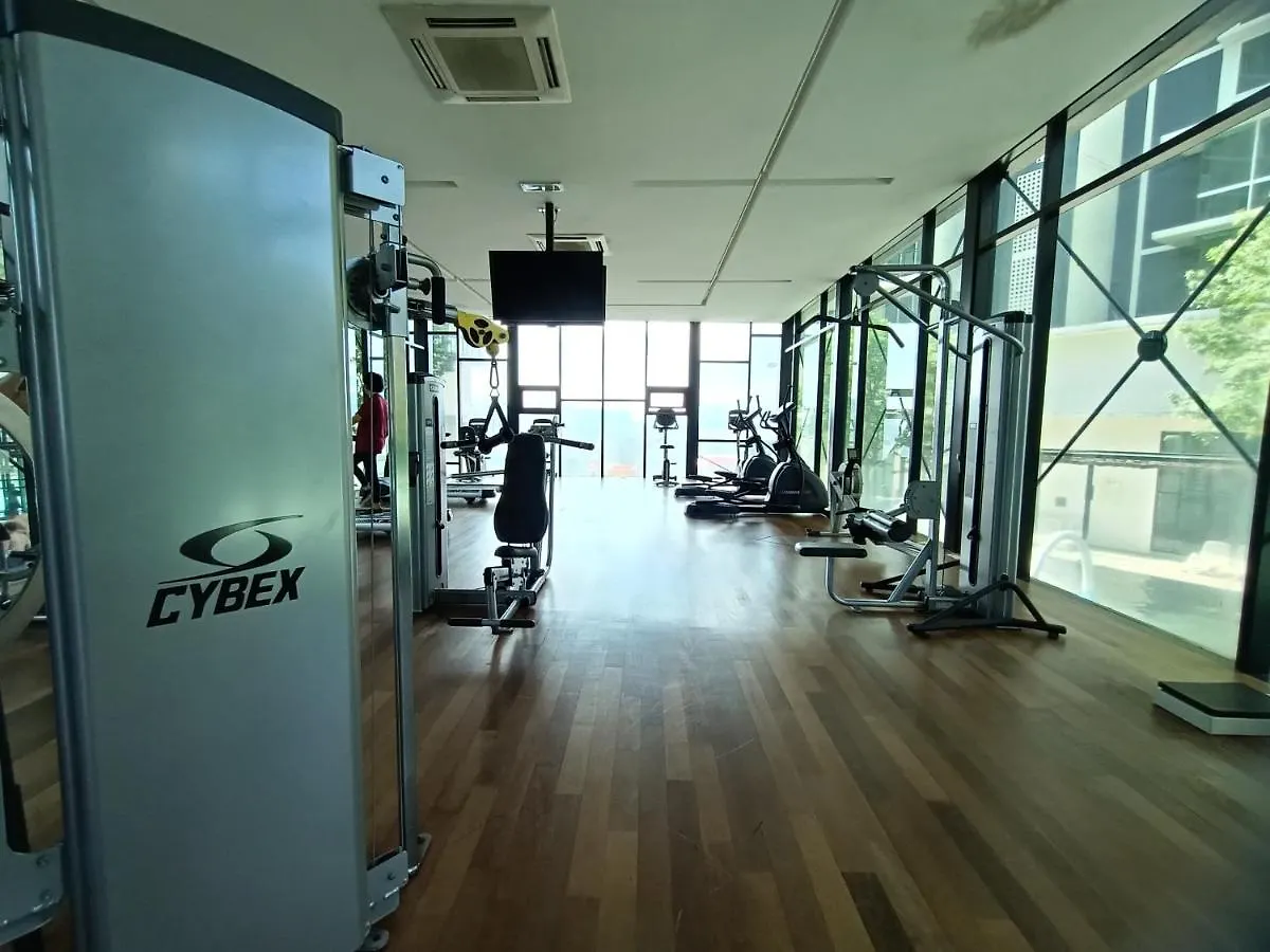 Pax 6+3 Grand Lux Melaka Homestay Апартаменты