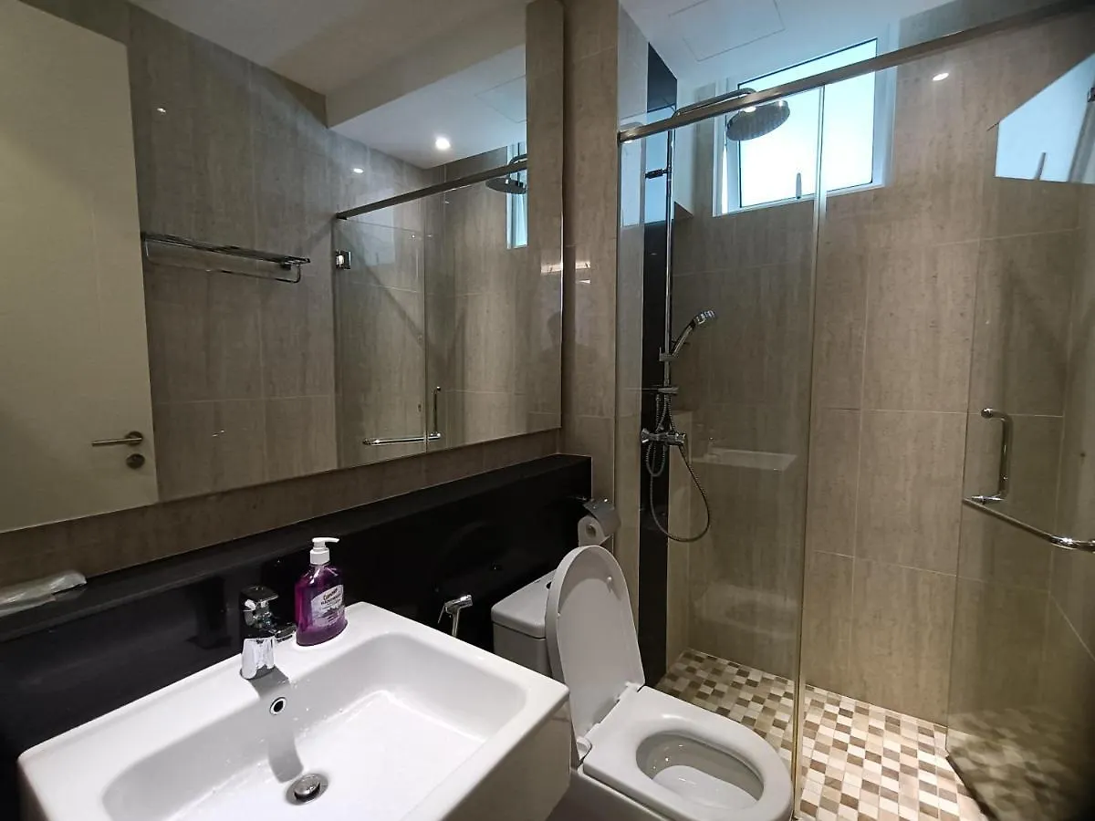 Pax 6+3 Grand Lux Melaka Homestay Apartment