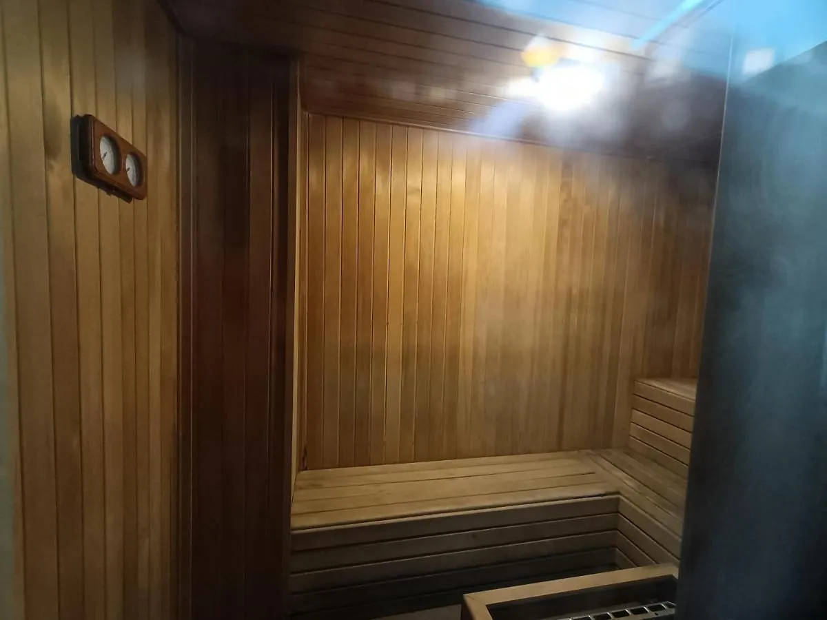 Pax 6+3 Grand Lux Melaka Homestay Malaysia